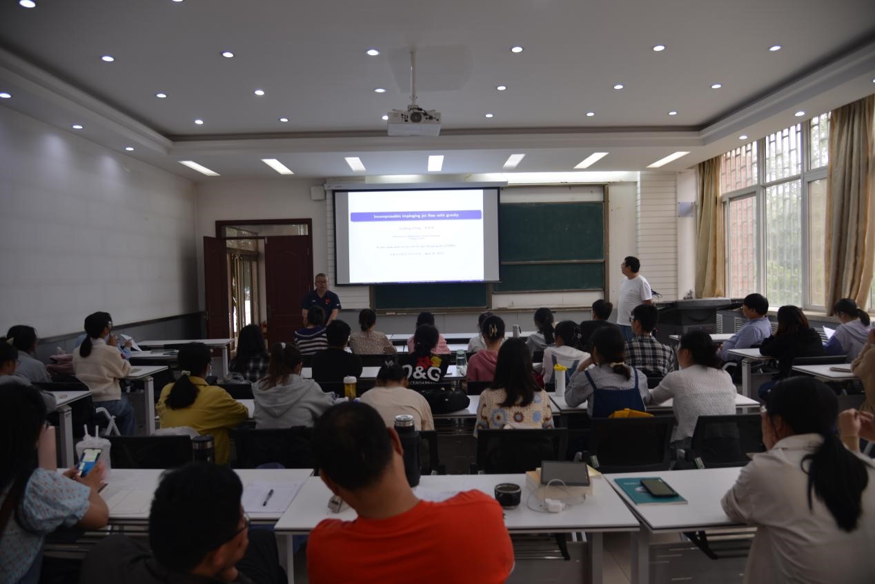 数学与统计学院校友程建峰回校讲学